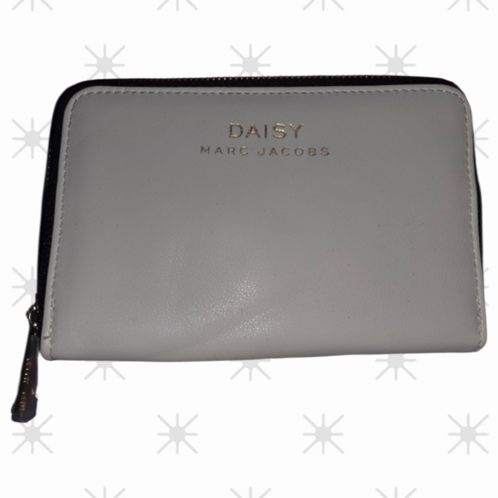 Marc Jacobs Daisy Clutch Wallet